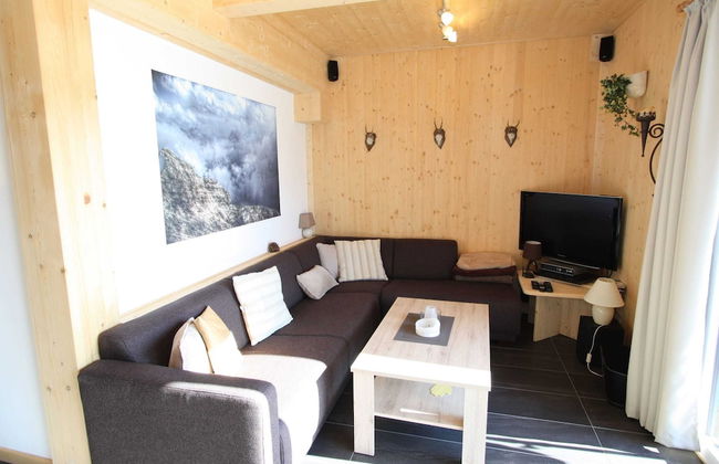 Lavish Wooded Chalet with Sauna & Hot Tub in Hohentauern - Photo 7