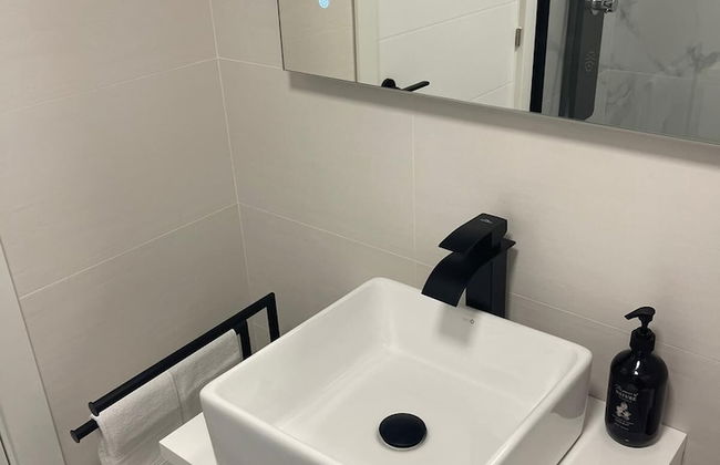 Seaside Apartment Sleeps 6 With Balcony - Photo 12