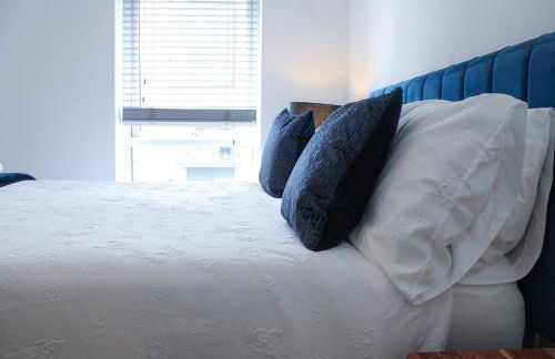 Stylish Essex Apartment, Balcony & Scenic Views - Foto 49