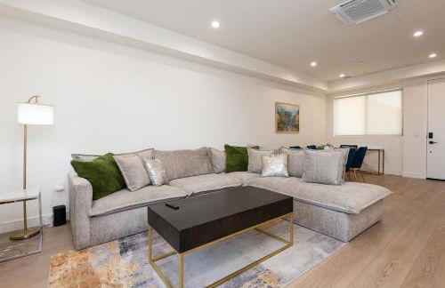 Stylish Apartments in Glendale with Free Parking - Foto 13