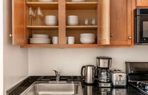 Fidi 1br w doorman wd nr south st seaport NYC-1306 - Foto 7