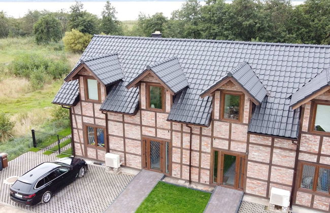 Residence in Zastan With Lake Access - Photo 1