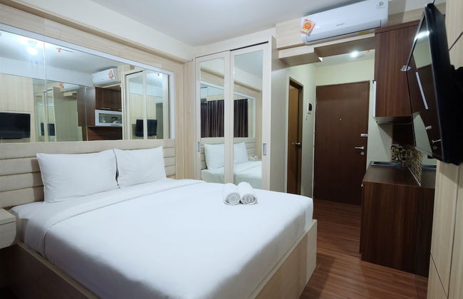 Strategic and Simple Studio Tifolia Apartment near Kelapa Gading - Photo 1