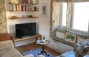 Hebden Bridge Riverside Cottage - Photo 15