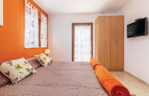 4 Bedroom Beautiful Home In Kunj - Photo 22