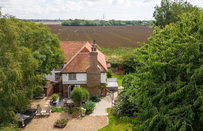 Tranquil Luxe in Country Cottage - Photo 75