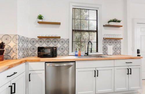 Bright Historic Home, Recently Renovated, Near Downtown, SCAD, & Starland Yard - Foto 14