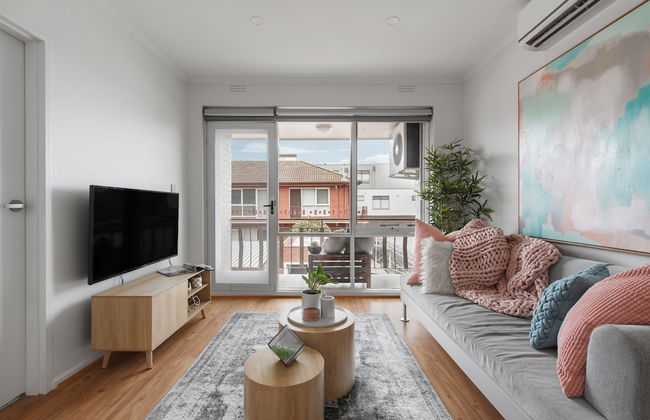 Heart of Ormond Apartment by Ready Set Host - Photo 10