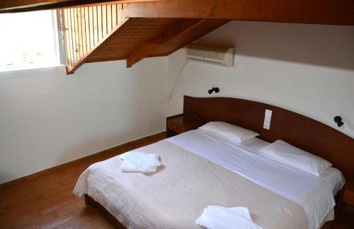 Red Rose Garden - Photo 23