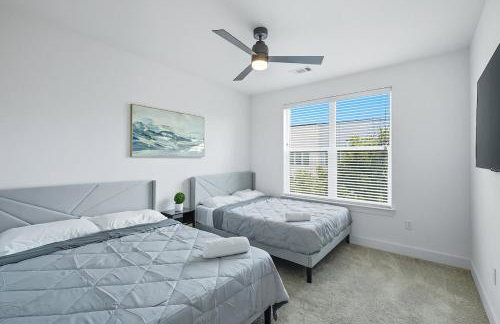 412 Stylish 2B2B Resort Style Pool & Gym, Golf Simulator, 7M to Dickies Stadium, 15M to AT&T stadium - Photo 22