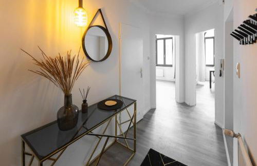 Bheaven I Golden Wave Premium Apartment - Photo 36