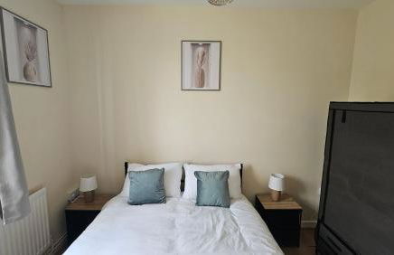 Vauxhall Central - Spacious 3-Bed Serviced Apartment- Balcony-Free Parking - Lift - Sleeps 7 - Foto 9