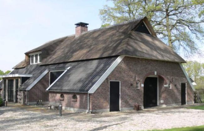 Charming Holiday Home in Nijverdal with Hot Tub - Foto 46