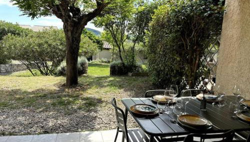 L'Escale aux portes des Gorges de l'Ardèche - Foto 5, Garden, Garden view