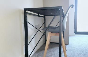 2 Bed Balcony Apt-Free Parking-Ideal for Work or Leisure - Foto 5