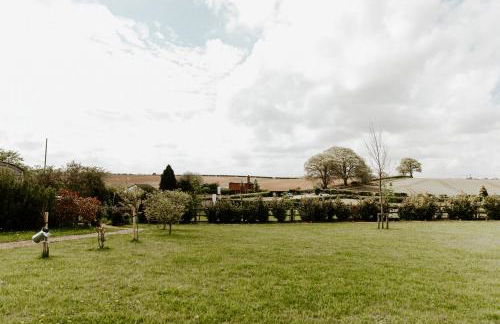 FAIRVIEW FARM Holiday Accommodation 14 Luxury Lodges, Cabins, Dog Friendly, Suitable for Couples, Families and Groups, Wedding Guests , Corporate events, Sleeps 2-65 guests in Ravenshead, Nottingham near Sherwood Forest, set in 88 acres - Photo 74