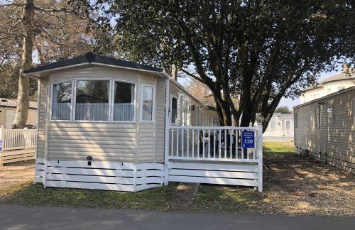 Mudeford Beach Lodge - Foto 1