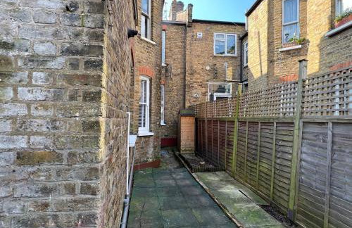 2 Bedroom flat 10 min walk to tube - Foto 24