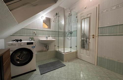 Parkplätze, Einzelbetten, 2 Balkone, fast Wi-Fi 100 Mbit, Homeoffice, Aufzug, lichtdurchflutet, Panoramablick - Foto 40