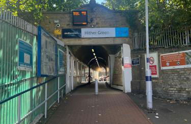 Spacious 4Bedroom - 10mins to London Bridge with Parking & Garden - Foto 12