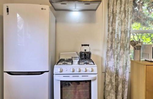 Studio with Shared Deck and Yard - Near Stanford! - Foto 18