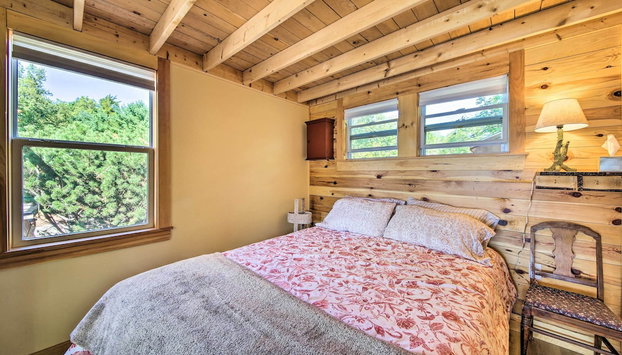 Quaint Oakland Getaway on East Pond Lake - Foto 3, Interior