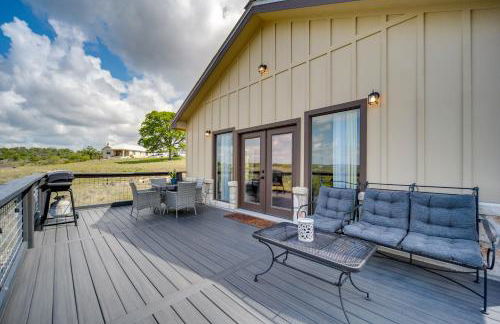 Center Point Countryside Cottage with Deck, Grill! - Photo 17