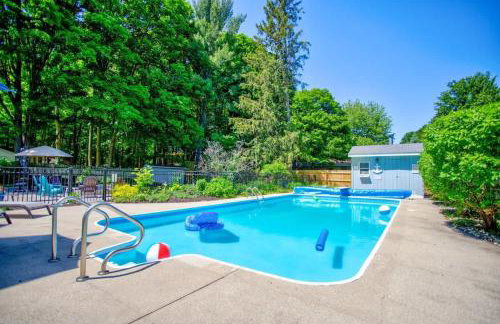 Woodcliff Cottage with Heated Private Pool-Family Friendly - Foto 1