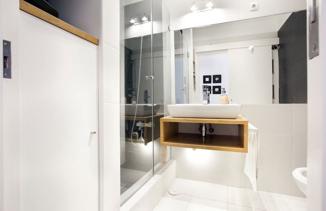 Prime Apartments White and Yellow - Photo 27