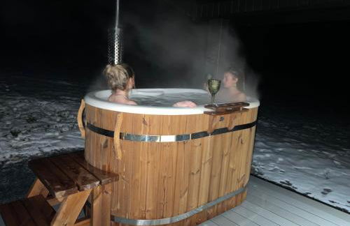 Quirky, Luxury Hideaway - Photo 2