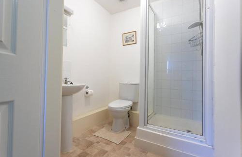 Cosy 4-Bed Cottage in Kirk Yetholm by MCPI Hosting, Perfect for Families & Holidaymakers - Foto 33