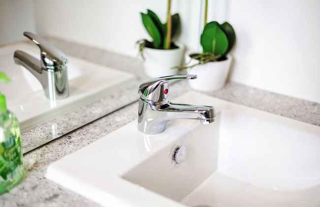 StayAU Charming 4BR Retreat Wyndham Vale - Foto 62