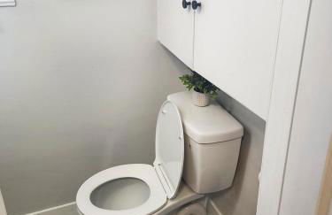 Relaxing Cozy Back House with Backyard - Foto 32