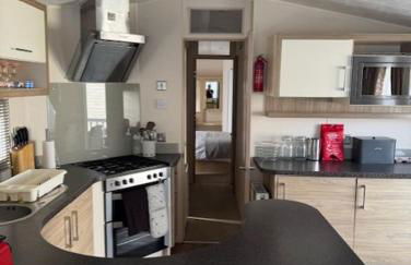 Static Caravan on the Jurassic Coast at Freshwater Beach Holiday Park - Photo 14