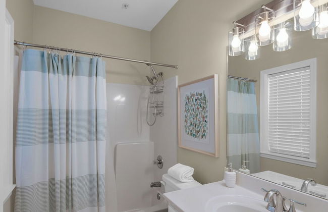 1st Floor, Walkable to Dining, Shopping, Beach - Sleeps 6 - Foto 16