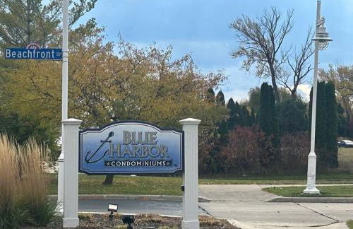 Beachfront Condo - Walk to Beach, Sunrise views - Photo 4