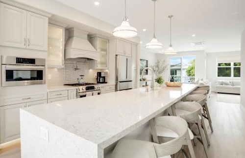 Coastal retreat near the beach w Panoramic Ocean Views, Rooftop Deck, & Firepit - Foto 18