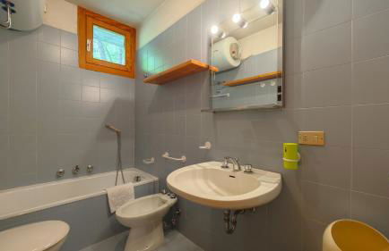 Hostdomus - Sansicario R12 Family - Photo 11