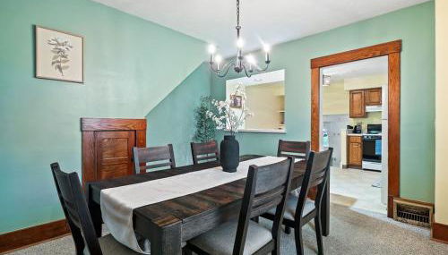 Entire Duplex w Historic District and Sleeps 12 - Foto 4