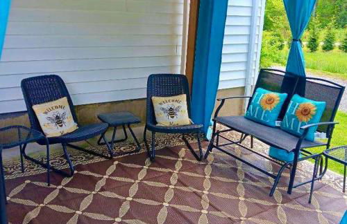 Giggling Creek Cottage - BedJet! King Sized! Gazebo, 45 Acres, Arcades, Nintendo, more - Photo 30