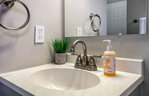 3-BR Soccer Stadium- Fast Drive to OTR - Downtown - Foto 20