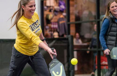 Mid-Century Style And Class In Quiet NE Location - Foto 41