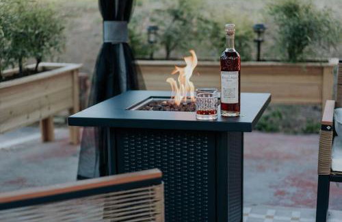 The Charlotte House With Soaking Tub, Arcade Game, Firepit - Foto 10