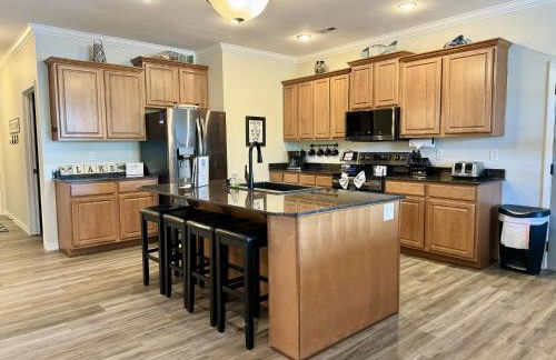 Lower Level Condo B-2 with Dock - Foto 3