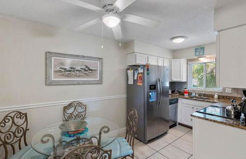 Waves 14 Condo Beautiful 1 Bedroom with Pool - Foto 6