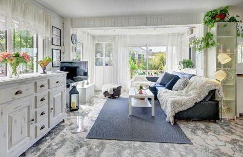 VILLA ROSSELLÓ with private pool - Foto 4