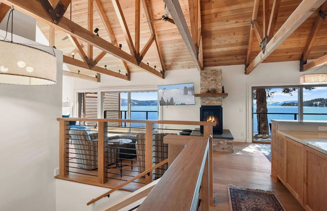 Soak in Luxury Lake Views of Tahoe From Deck - Foto 31