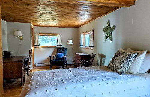 Oceanfront Cottage with Fire Pit & Direct Water Access Near Acadia National Park in Hancock, Maine - Foto 45