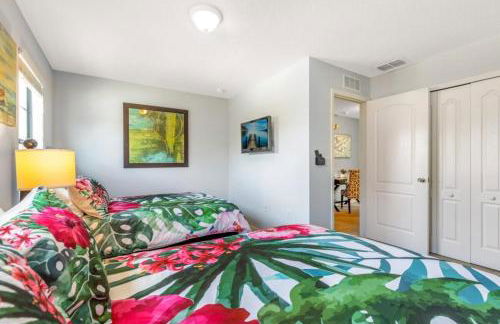 Lux Escape: Private Pool, Game Room & Near Disney - Foto 35