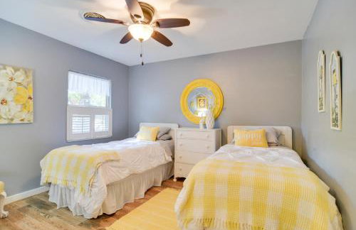 Riverfront Getaway with Hot Tub and Game Room! - Foto 27